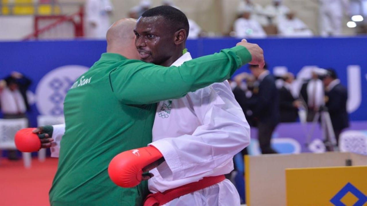 بالصور.. تتويج طارق حامدي بالميدالية الذهبية في دورة الألعاب الخليجية