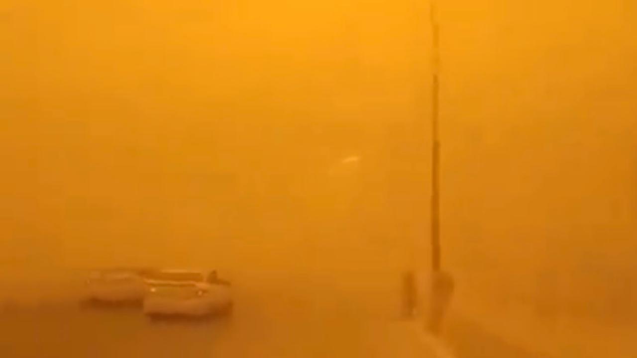 مطار بغداد الدولي يعلق رحلات اليوم بسبب انتشار الغبار
