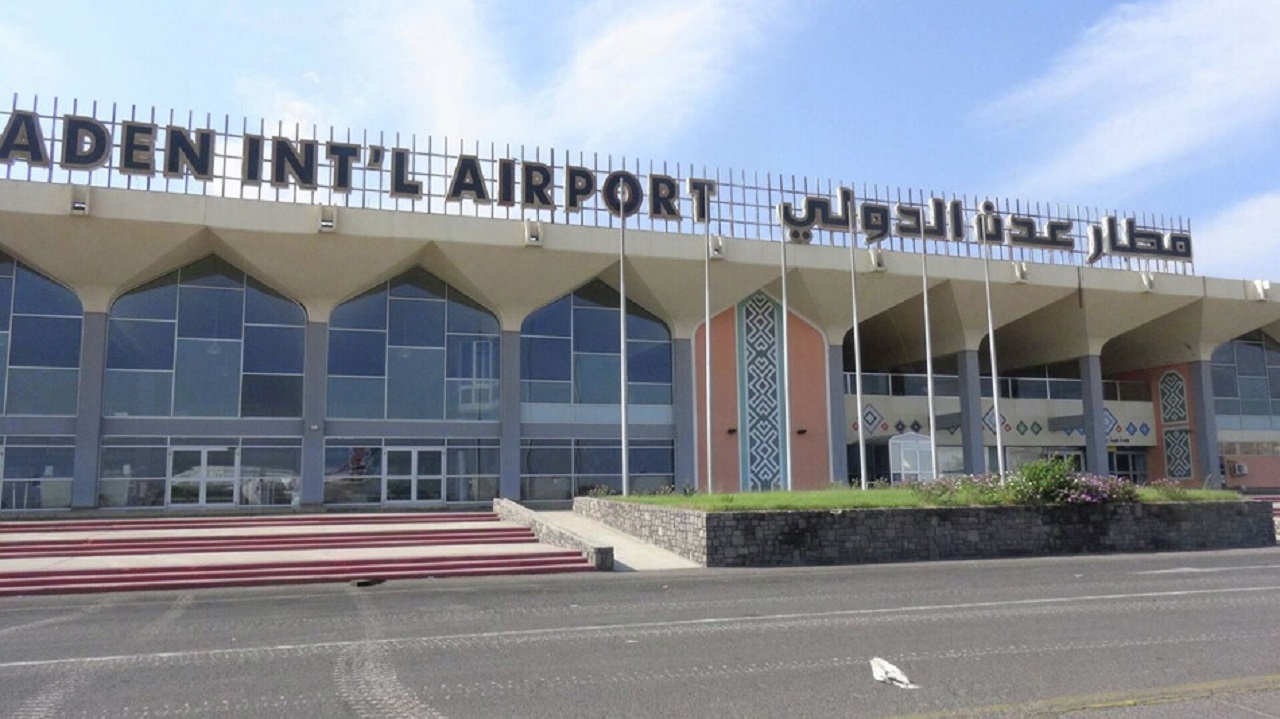 مسؤول في مطار عدن ينفي سرقة مولد كهرباء المطار