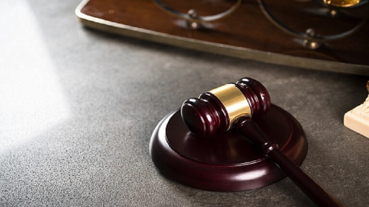 سجن رياضيين جزائريين اغتصبوا قاصرا في فندق