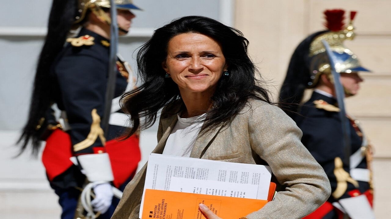 القضاء يلاحق مسؤولة بحكومة فرنسا بتهمة الاغتصاب