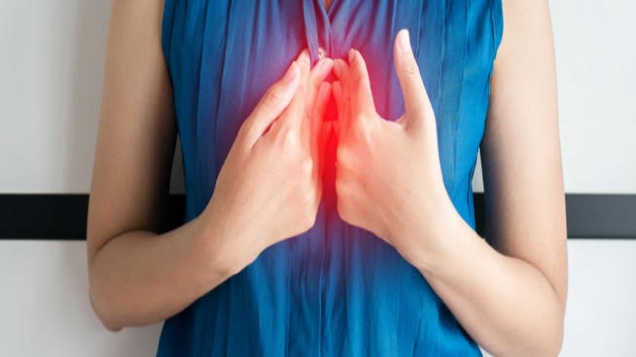 النمر يوضح أعراض ألم المريء