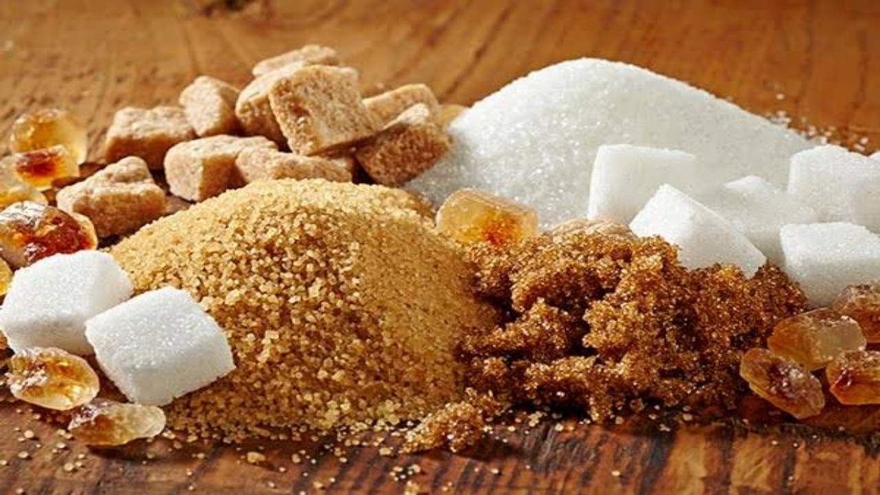 الصحة الخليجي: لا يوجد فروقات صحية كبيرة بين السكر البني والأبيض