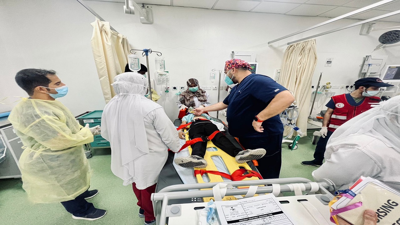 مصرع شخص وإصابة آخرين في حادث تصادم في المخواة