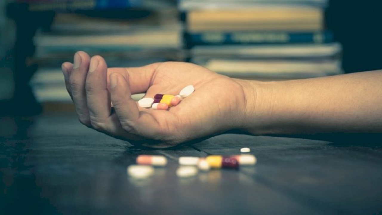 شاب ينهي حياته بعد رفضه من والد حبيبته