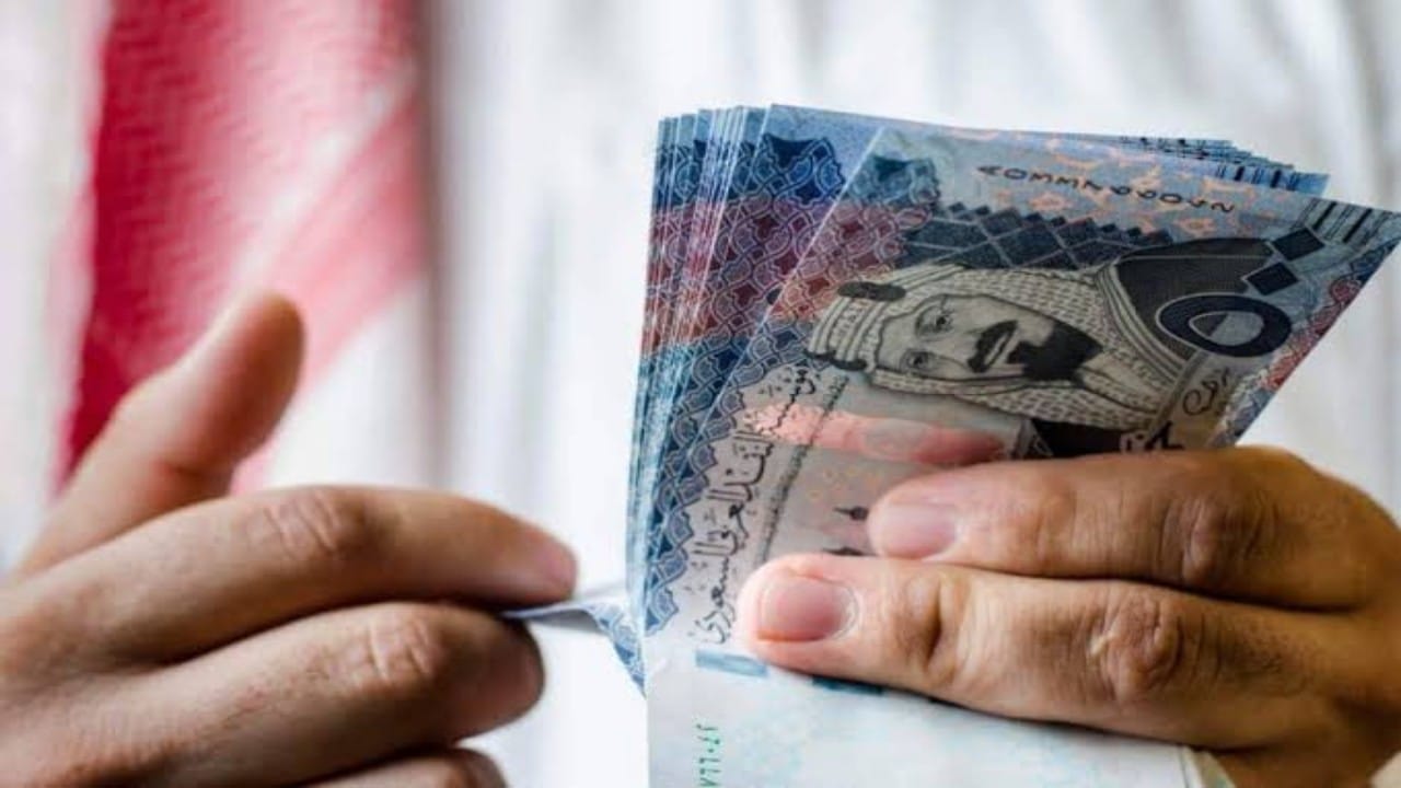  سعر صرف الريال في مصر يرتفع إلى 5 جنيهات