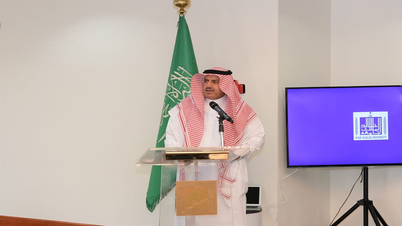 رئيس جامعة الملك خالد يدشن أعمال القبول للعام الجامعي 1444