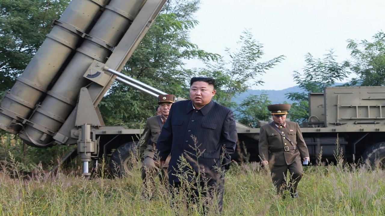 كوريا الشمالية تطلق 8 صواريخ باليستية