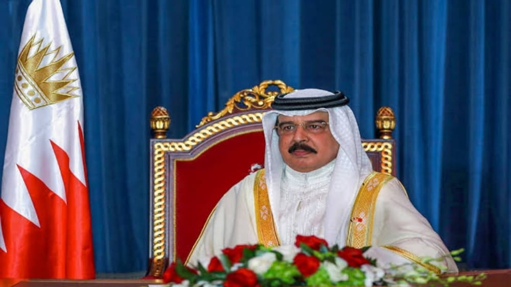ملك البحرين يترأس وفد بلاده إلى قمة جدة