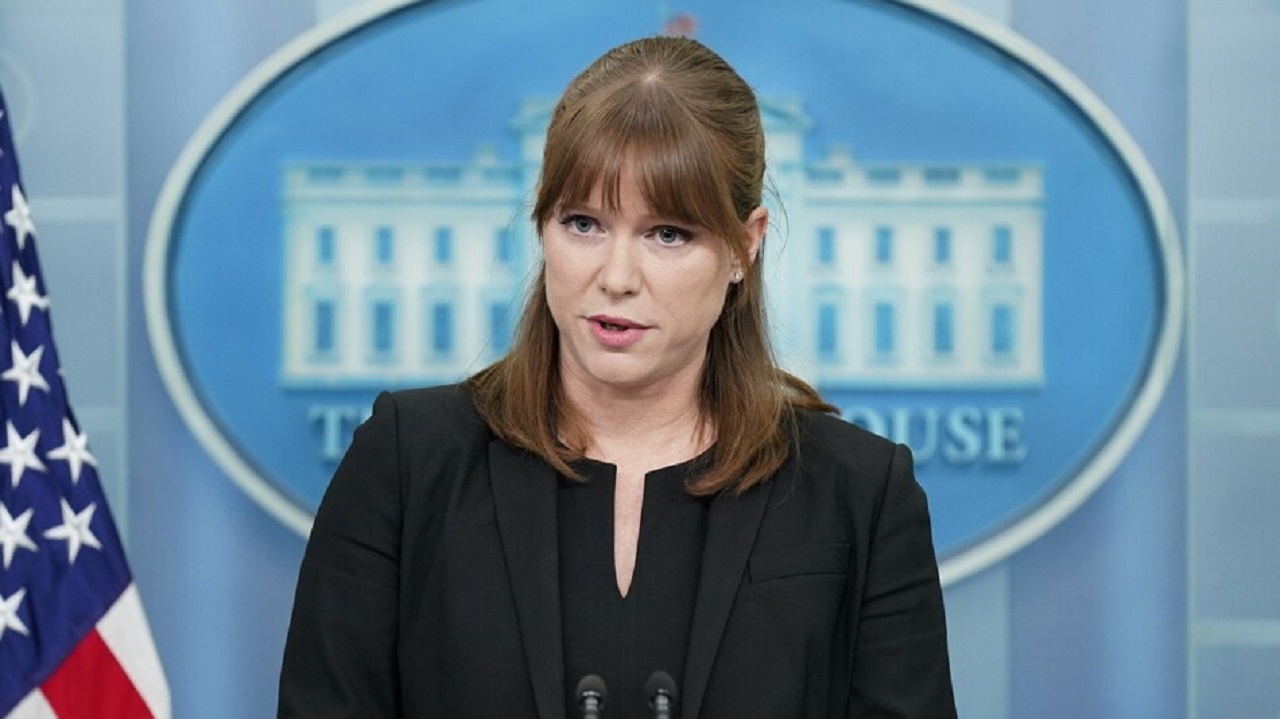 استقالة مديرة مكتب الإعلام في البيت الأبيض من اجل أطفالها!