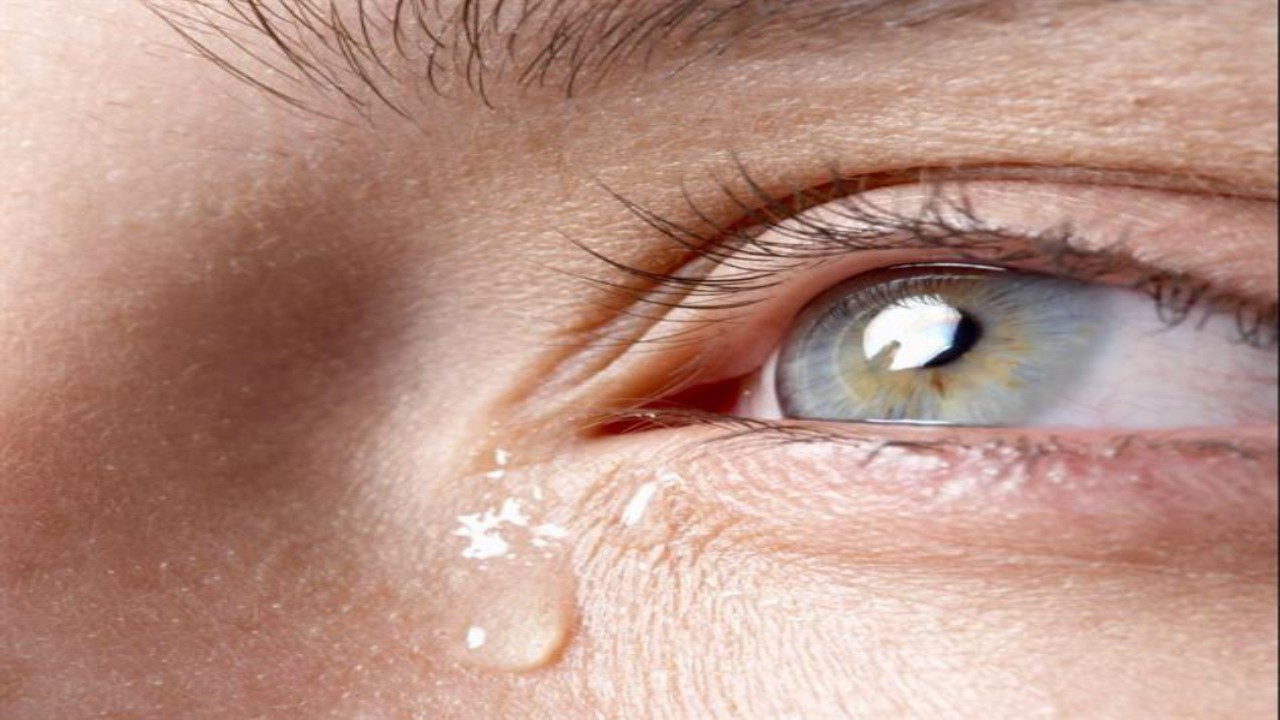 تقنية جديدة لفحص أمراض العيون من خلال الدموع