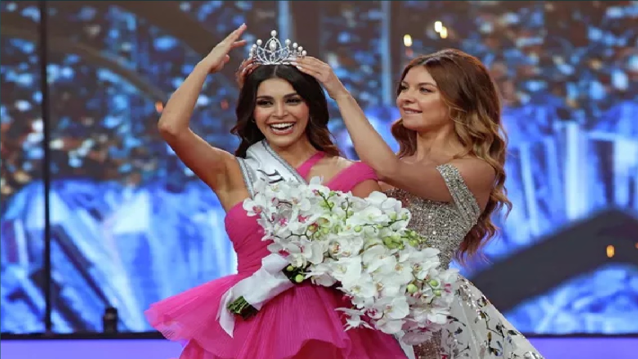 بالصور.. صحفية وعارضة أزياء تحصد لقب ملكة جمال لبنان 2022