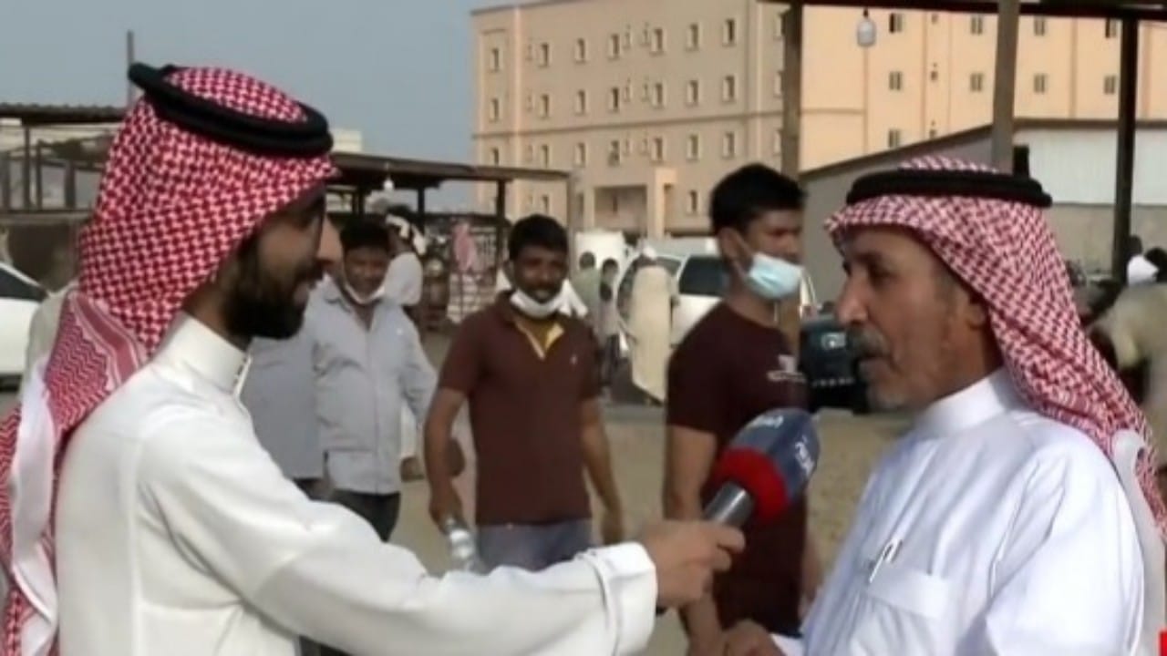 شاهد.. تاجر: التطبيقات الإلكترونية أثرت على إقبال الناس على أسواق الماشية