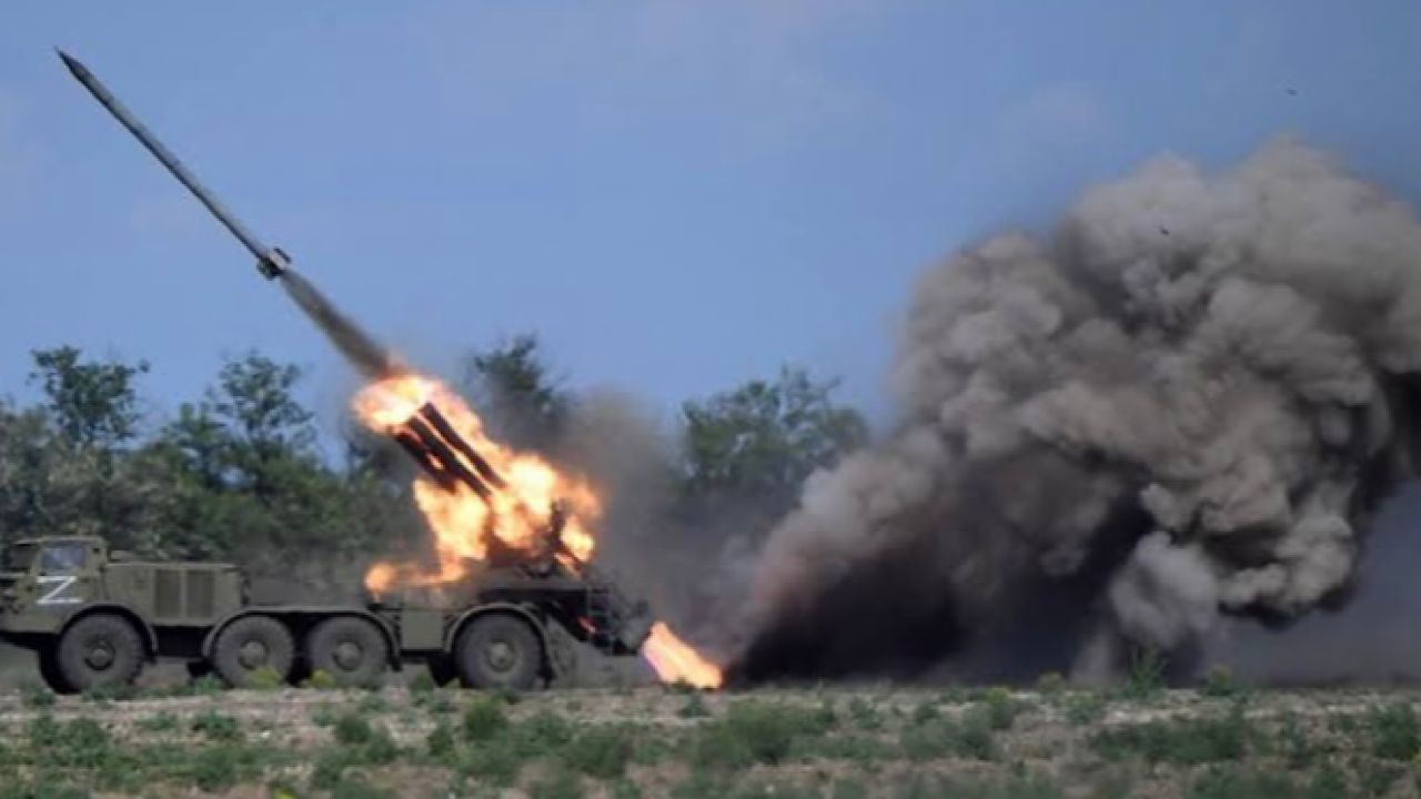 الجيش الروسي : تدمير كتيبة ومنظومة صواريخ و6 مستودعات للذخيرة بأوكرانيا