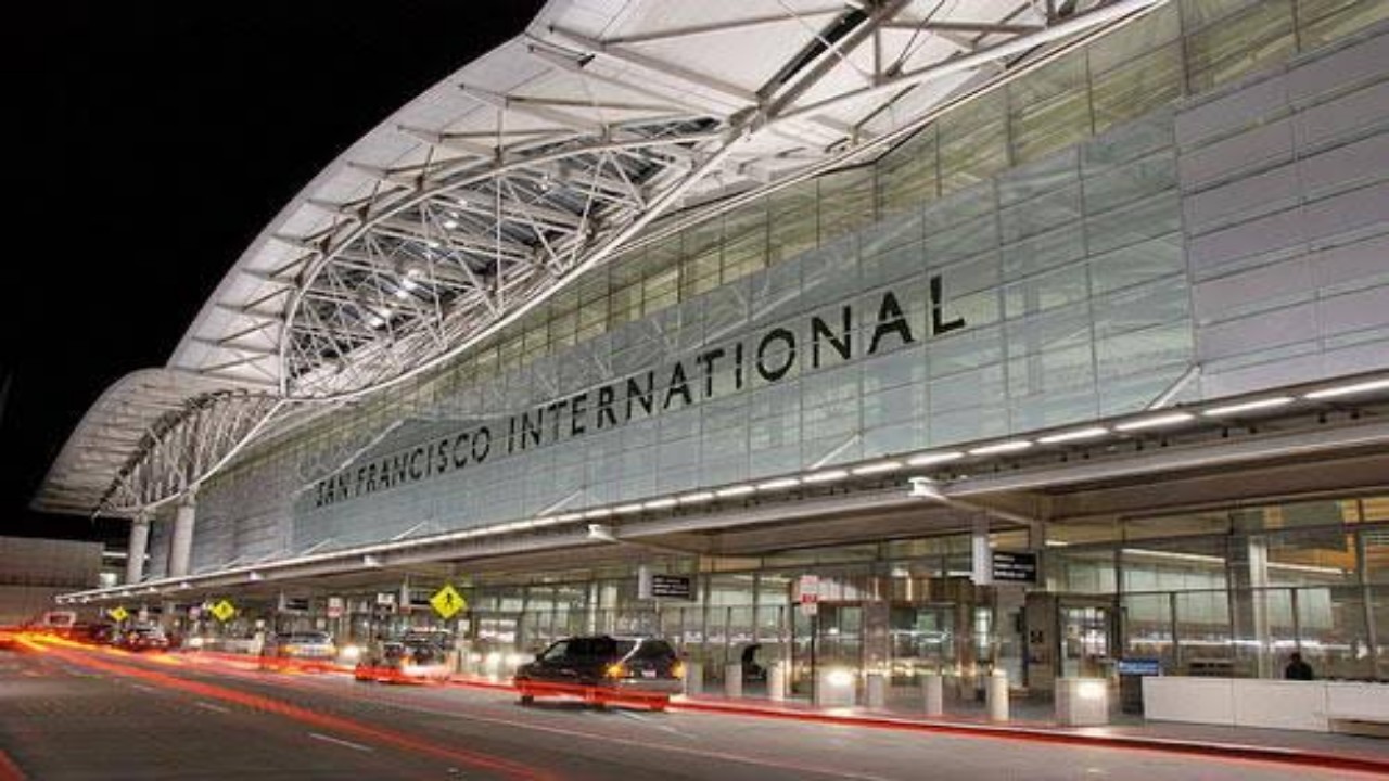 تهديد بوجود قنبلة يتسبب في إخلاء مبنى في مطار سان فرانسيسكو