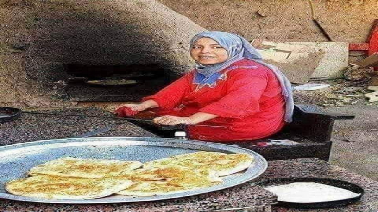 بالصور.. رحلة البحث عن “الفطير المشلتت”