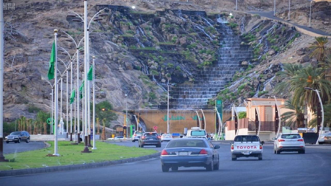 أتربة مثارة وأمطار رعدية على نجران