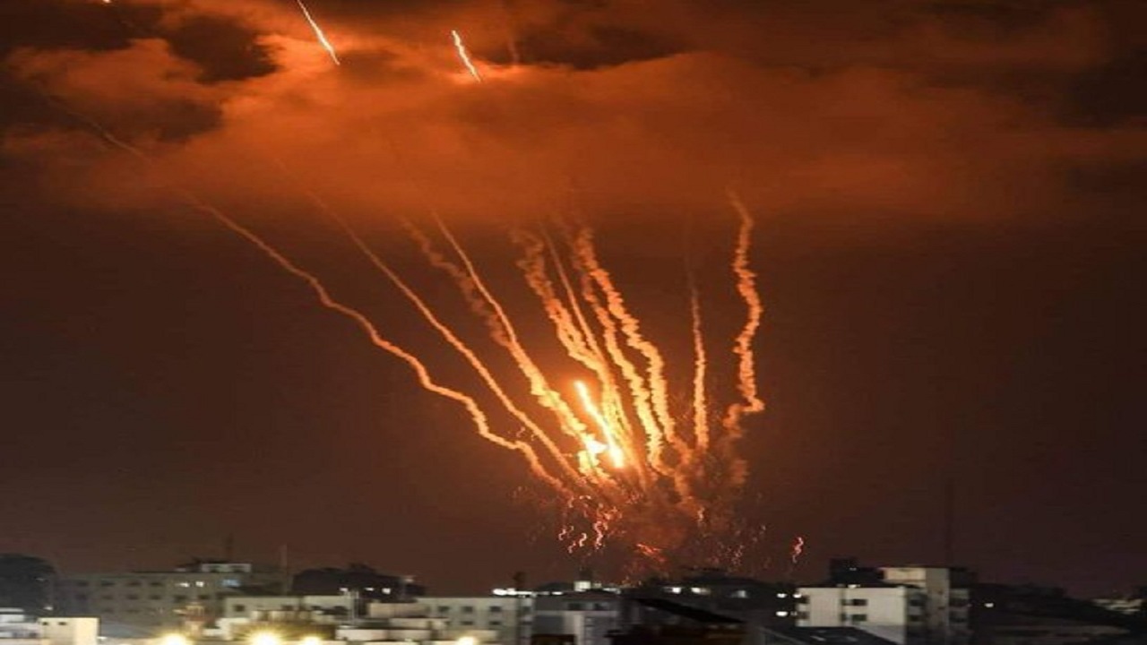 إصابة 4 إسرائيليين أثناء الهرب من صواريخ فلسطينية