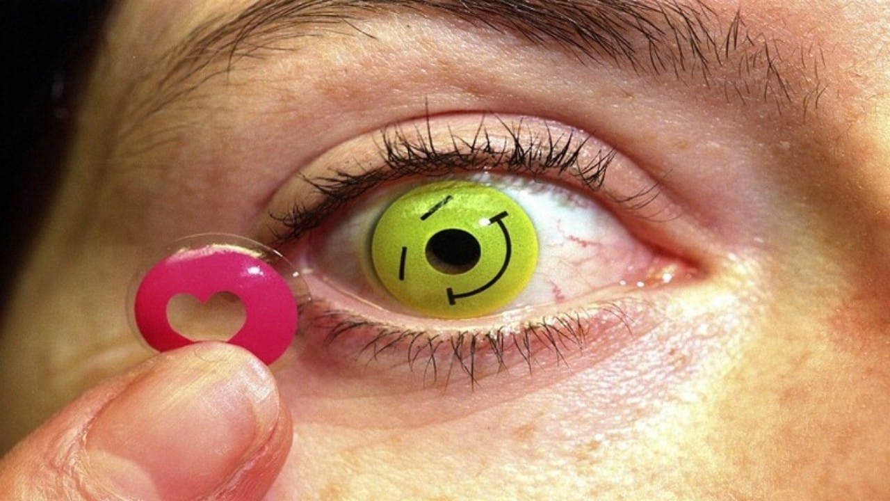 أخصائية توضح خطورة العدسات اللاصقة الملونة للعيون