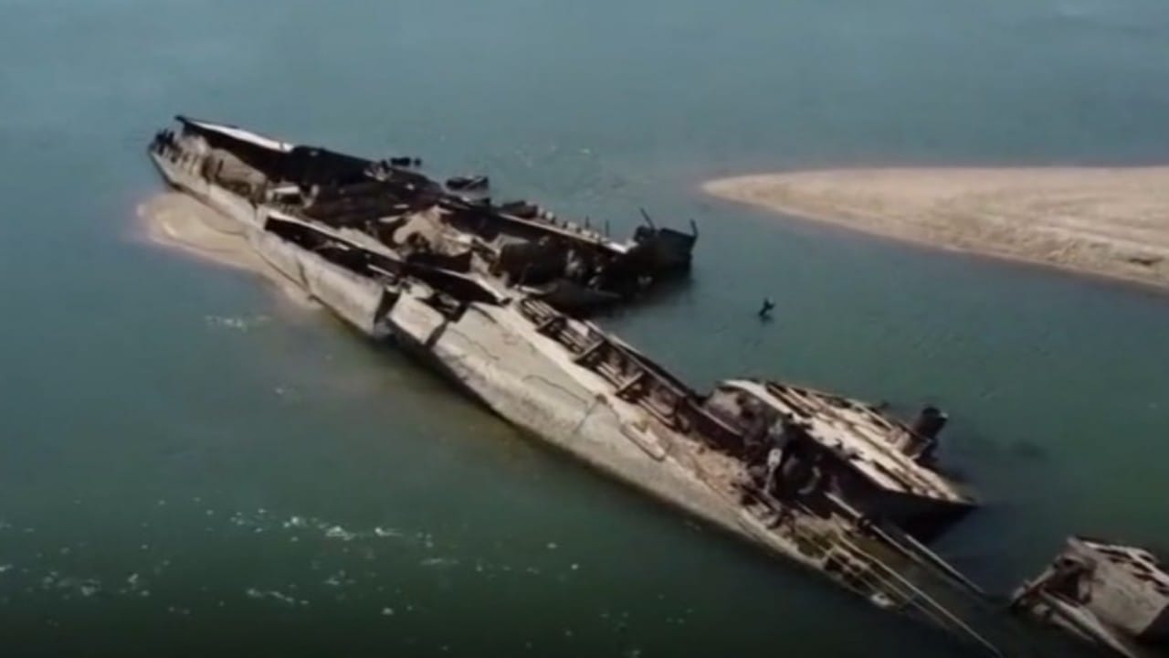 شاهد.. انكشاف السفن الحربية النازية في نهر الدانوب بعد الجفاف في أوروبا