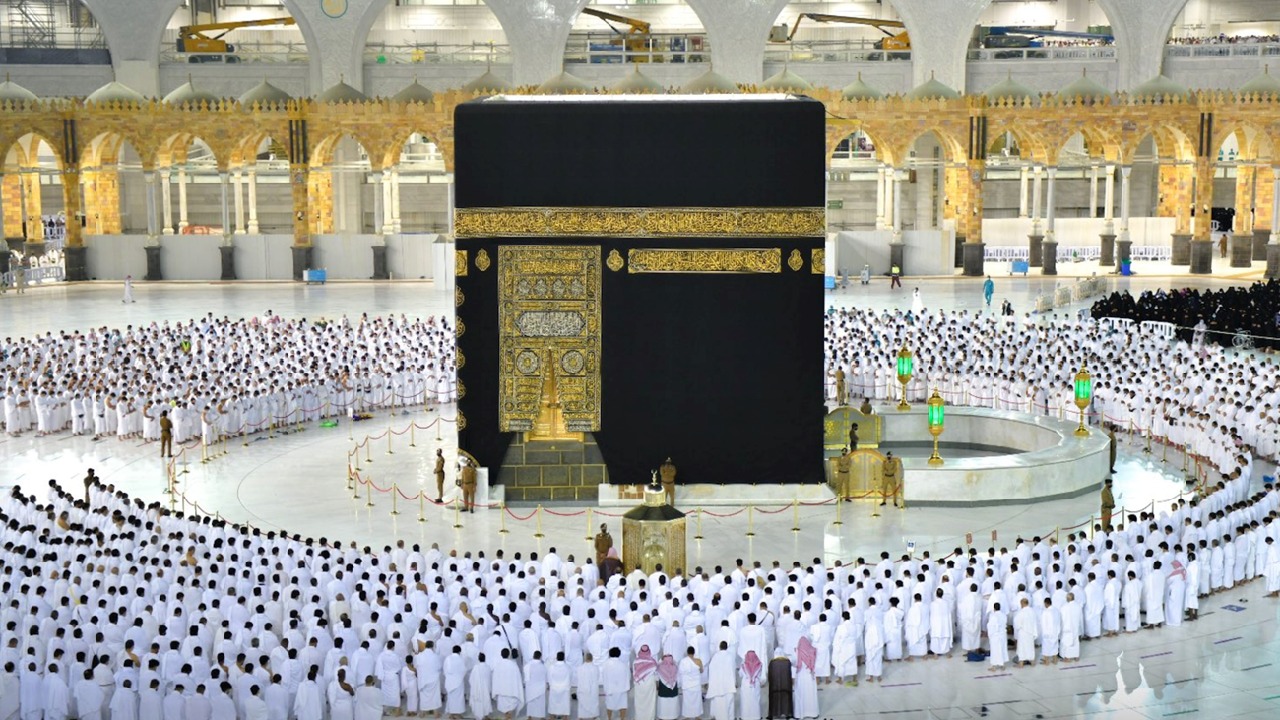 مدير الوقاية بالمسجد الحرام : لا توجد سيارات تستخدم البنزين والديزل داخل الحرم (فيديو)