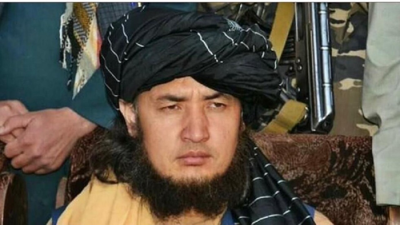 طالبان تقتل قيادي سابق أثناء فراره إلى إيران