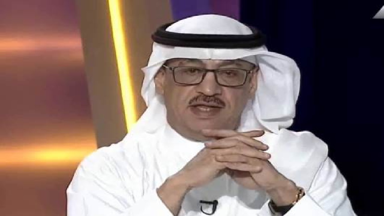جمال عارف لإعلامي أهلاوي : ياليت تتحفنا برأيك في انتقال غريب للنصر نهائياً