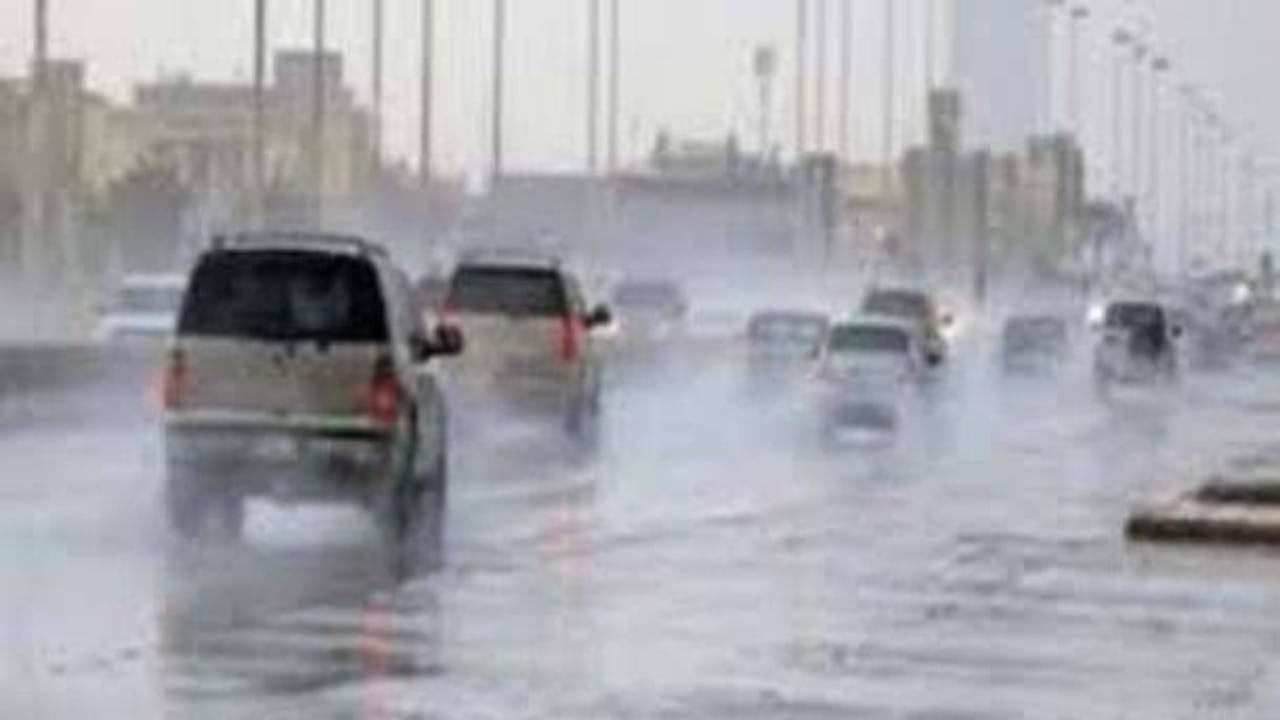 الدفاع المدني يدعو إلى توخِّي الحيطة والحذر لاحتمالية استمرار هطول أمطار رعدية