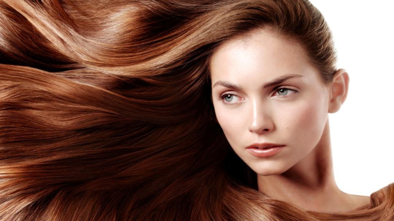 10 خطوات لتحفيز نمو الشعر بشكل أسرع وأقوى