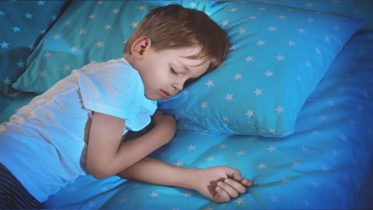 مخاطر قلة النوم على أدمغة الأطفال