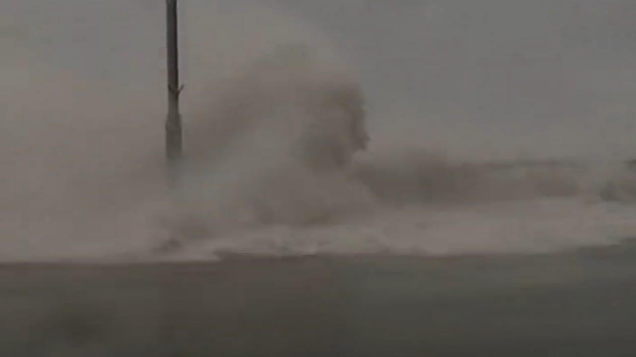 بالفيديو.. إعصار هائل يضرب كوريا الجنوبية
