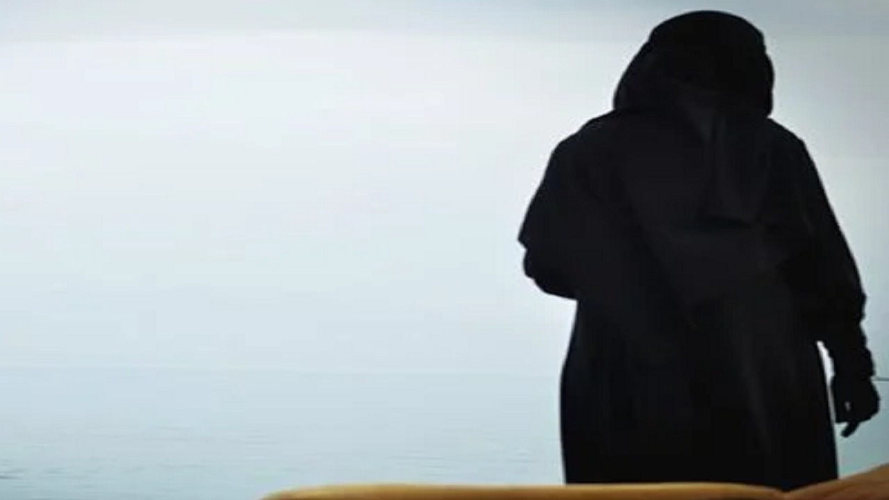 بالفيديو .. حكم ترك المرأة معلقة وعدم الإنفاق عليها