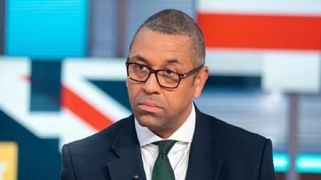 وزير الخارجية البريطاني يعرب عن امتنانه لولي العهد على دوره في عملية تبادل الأسرى