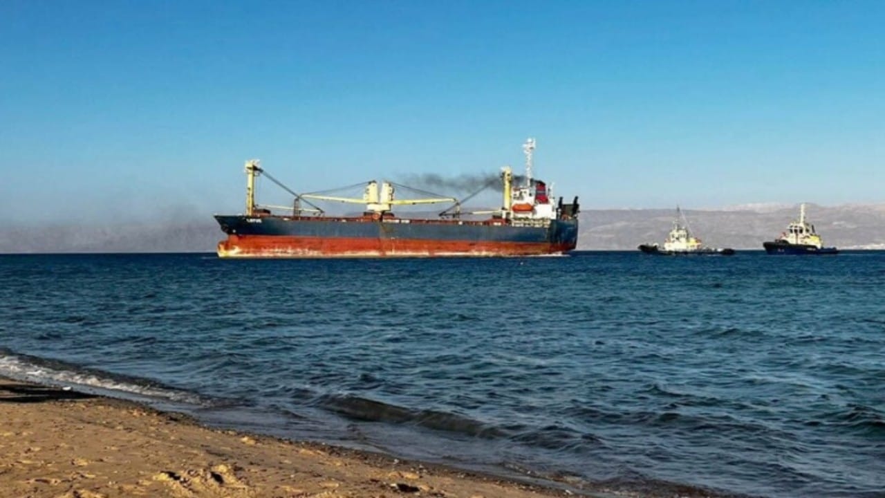 الأردن: جنوح سفينة شحن قادمة من مصر