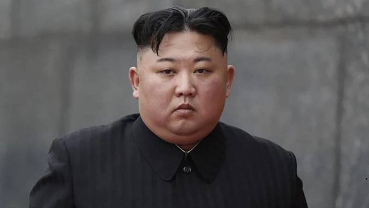 امرأة جديدة غامضة تظهر قرب زعيم كوريا الشمالية
