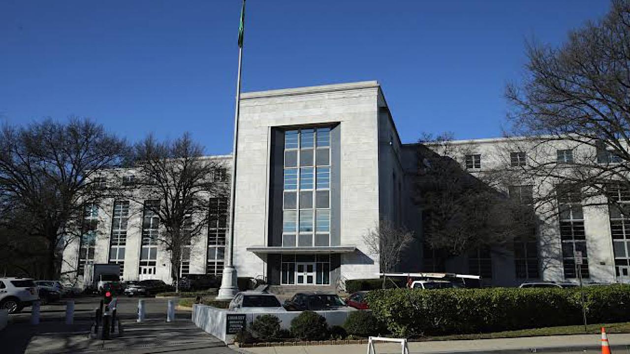“سفارة المملكة بواشنطن” تدعو المواطنين المتواجدين بالالتزام بتعليمات السلطات