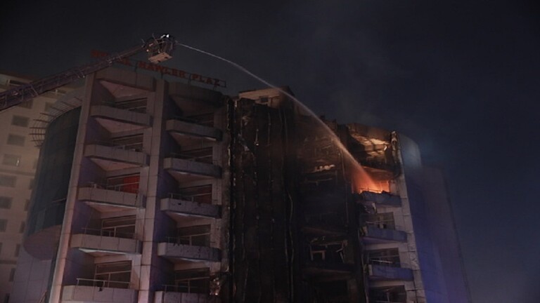 إندلاع حريق ضخم في أحد فنادق أربيل