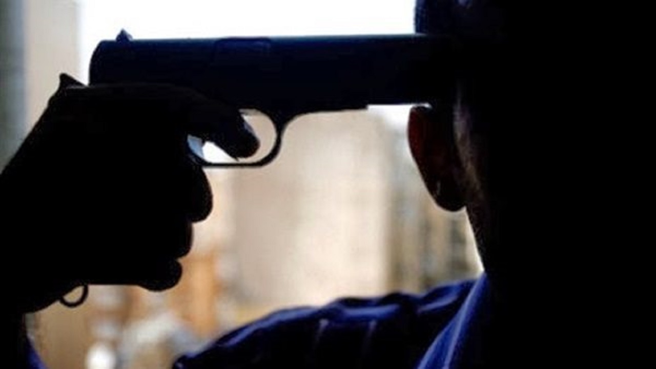 الديون تقود رجل أعمال للانتحار