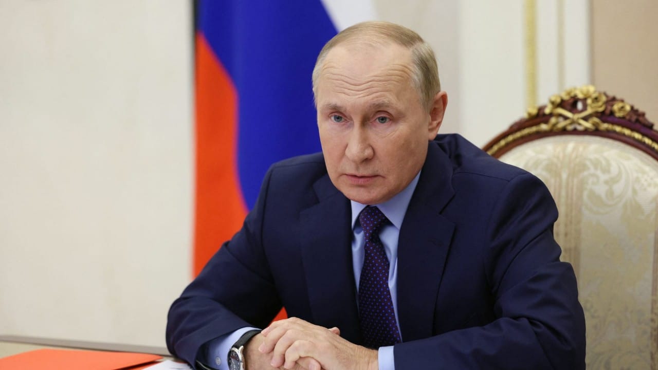 “الكرملين” يوضح حقيقة تعرض بوتين لمحاولة اغتيال