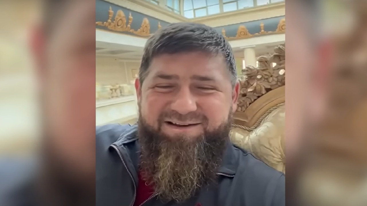شاهد.. الرئيس الشيشاني يعلن نيته الاستقالة من منصبه