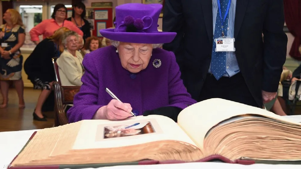 الملكة إليزابيث تترك رسالة &#8220;سرية&#8221; لن تقرأ إلا بعد 63 عاماً
