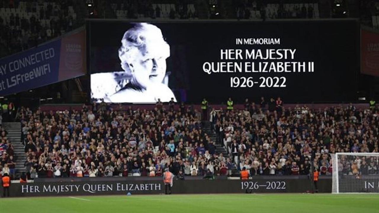استئناف الدوري الإنجليزي مع احتمالية تأجيل مباريات بسبب جنازة الملكة إليزابيث
