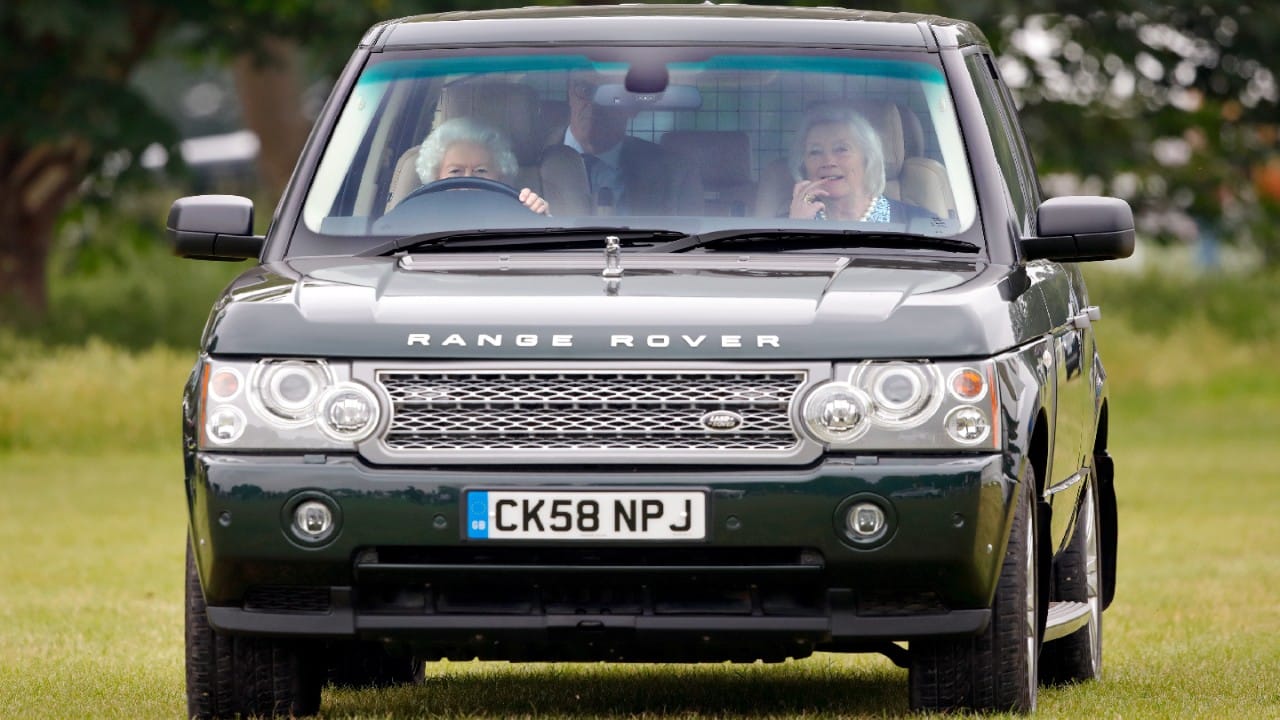 بالصور.. أفضل سيارات الملكة إليزابيث الثانية