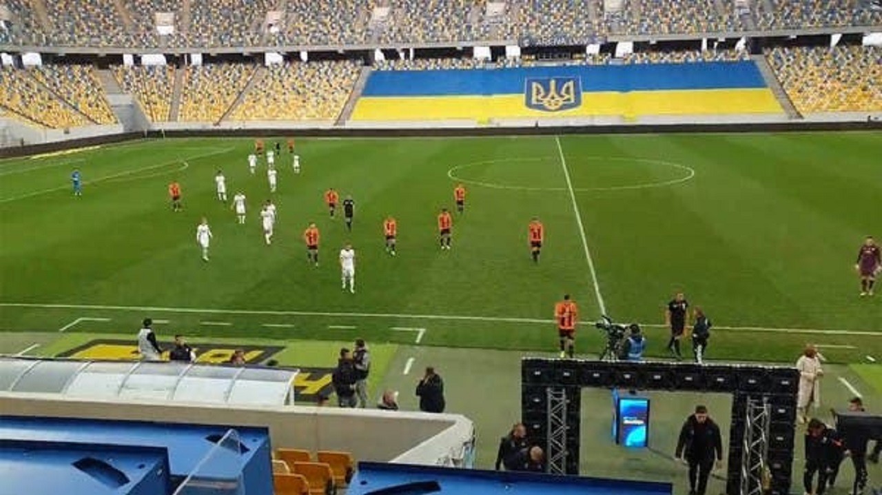 غارة جوية توقف مباراة بالدوري الأوكراني