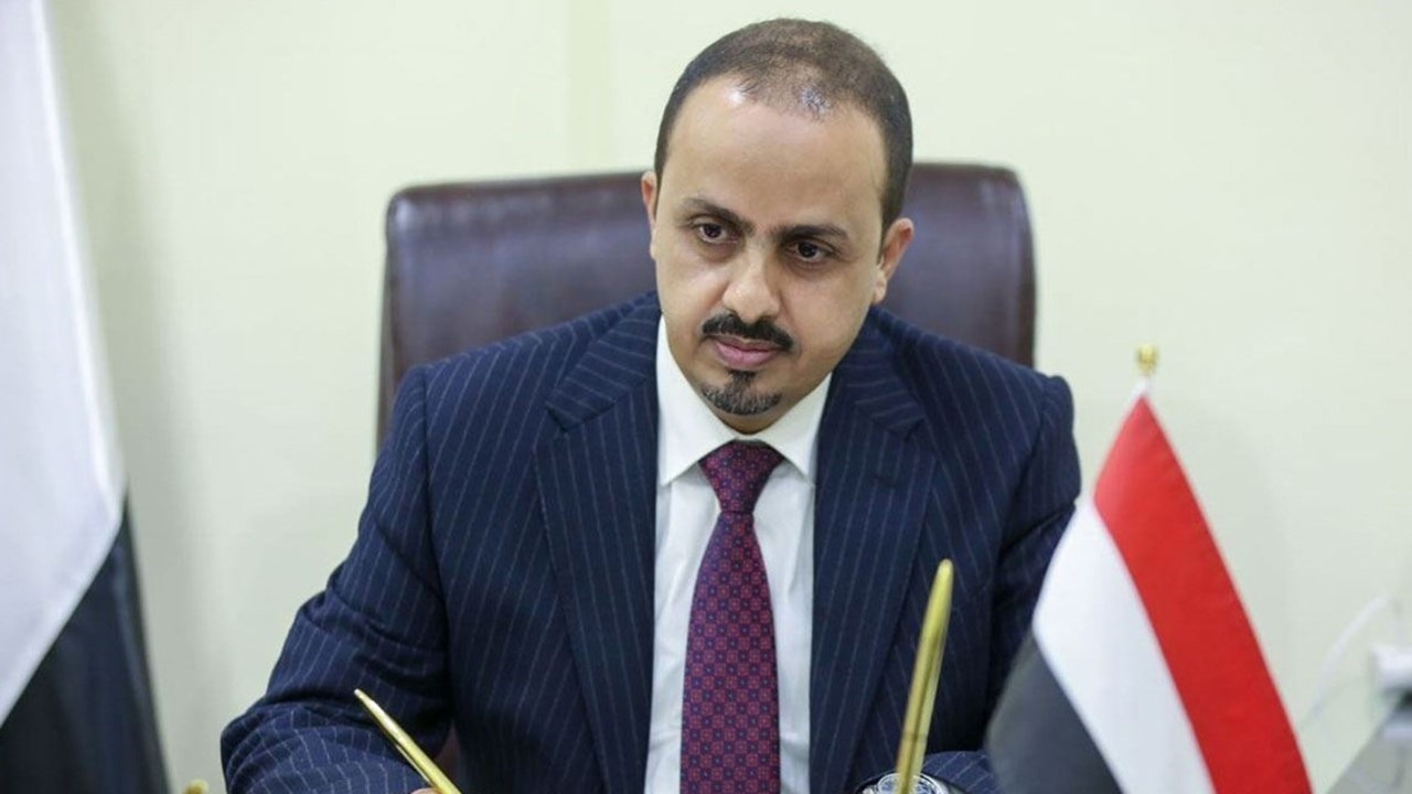 بالأرقام..الإرياني يؤكد مسؤولية الحوثي عن أزمة مرتبات موظفي الدولة