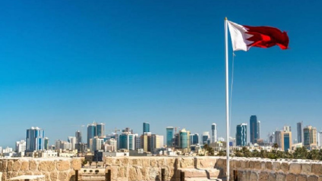 البحرين تعرب عن تضامنها مع المملكة ورفض تسييس قرار أوبك +