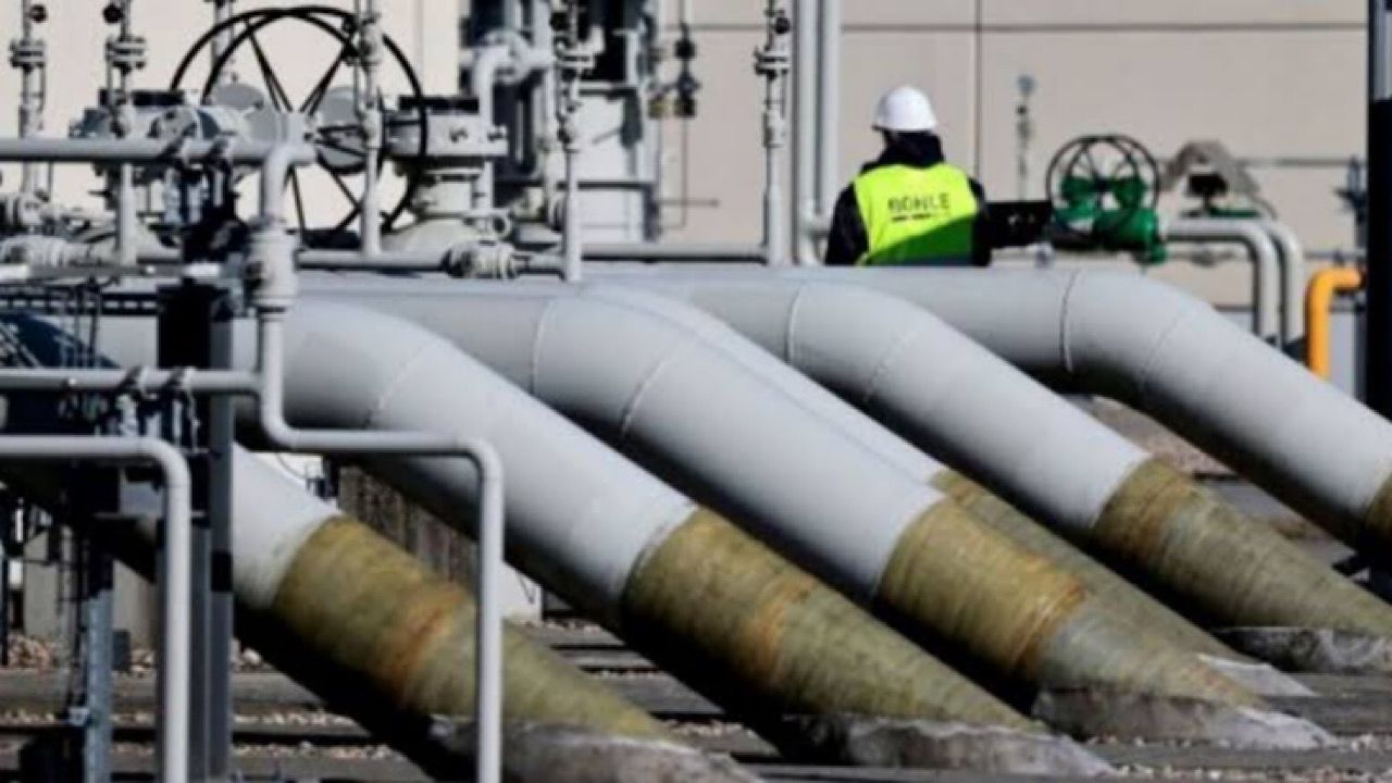 إصلاح تسرب خط أنابيب دروجبا النفطي بين روسيا وألمانيا