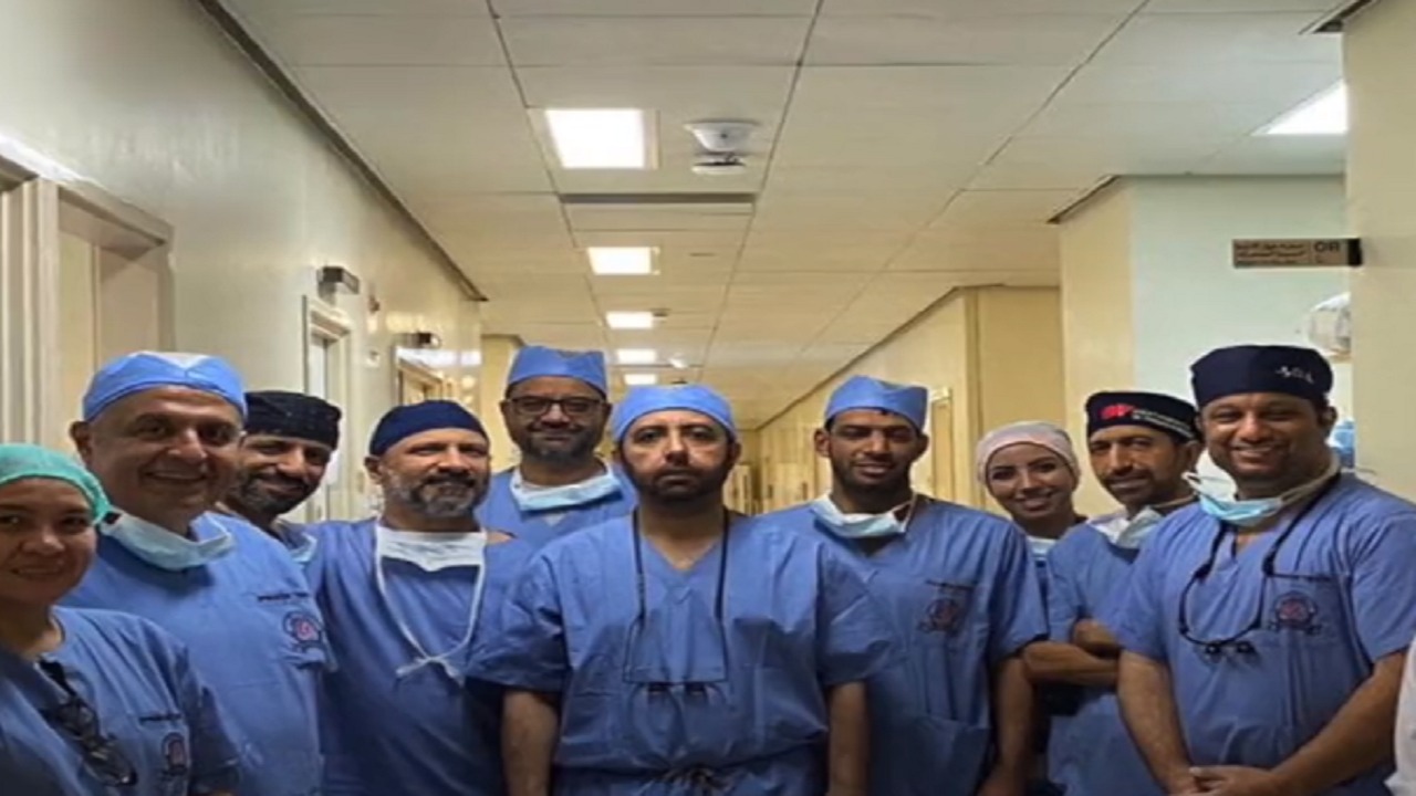 فريق طبي سعودي يجري عملية زراعة كبد ناجحة في سلطنة عمان