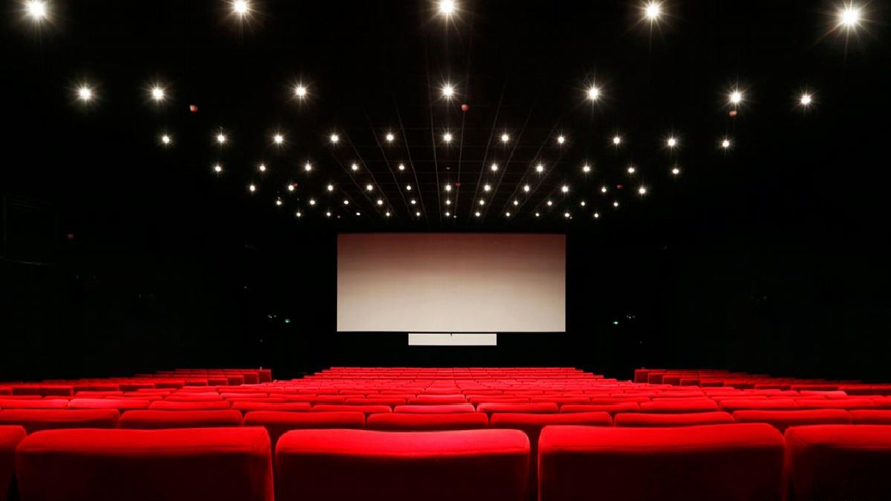 أرقام متصاعدة لسوق السينما السعودية.. مبيعات تاريخية وانخفاض في متوسط الأسعار