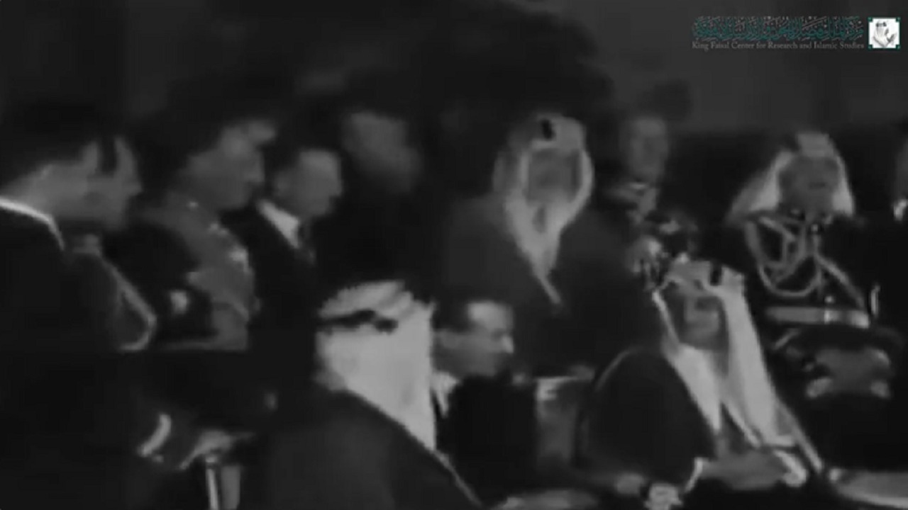 فيديو نادر لمراسم استقبال الملك فيصل في وارسو